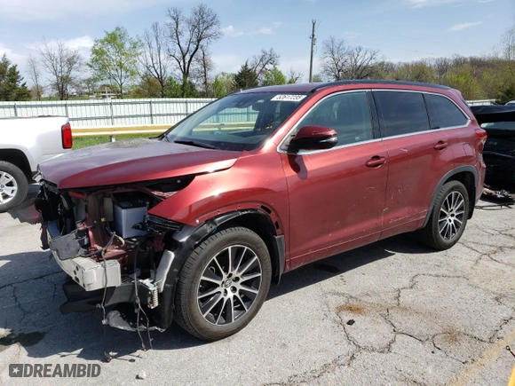 2018 Toyota Highlander SE with VIN 5TDJZRFH9JS551893, listed as a Copart auction lot 52617235 with 82,165 mi miles and Salvage Title. Bid and sale history available at carsss.com. Image 1.