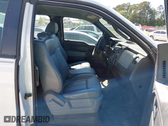 2013 Ford F-150 XL z VIN 1FTEX1CM9DFC46232, wystawiony jako IAAI lot #42032421 z przebiegiem 277 066 mil mil oraz . Historia ofert i sprzedaży dostępna na DreamBid. Obrazek 5.