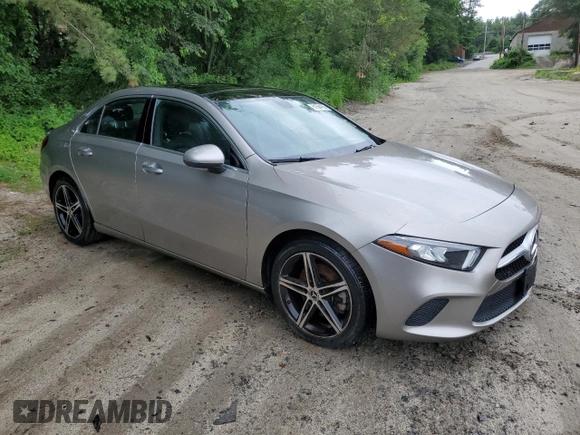2019 Mercedes-Benz A 220 with VIN WDD3G4FB1KW035631, listed as a Copart auction lot 61694185 with 99,701 mi miles and Clean title. Bid and sale history available at DreamBid. Image 4.
