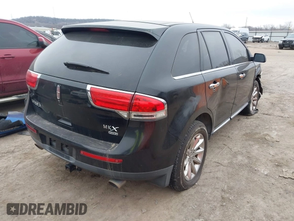 2012 Lincoln MKX z VIN 2LMDJ8JK0CBL17485, wystawiony jako IAAI lot #41697261 z przebiegiem 171 648 mil mil oraz . Historia ofert i sprzedaży dostępna na DreamBid. Obrazek 4.