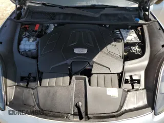 2023 Porsche Cayenne z VIN WP1AA2AY1PDA02553, wystawiony jako Copart lot #49001095 z przebiegiem Nie podano mil oraz Nie do naprawy • Non repairable. Historia ofert i sprzedaży dostępna na DreamBid. Obrazek 12.