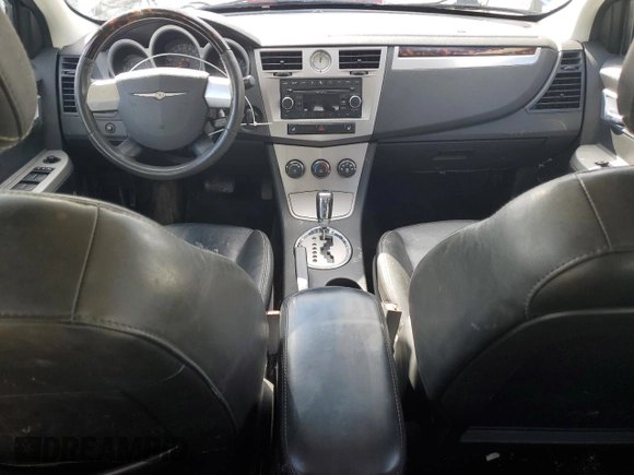 2010 Chrysler Sebring Limited z VIN 1C3CC5FB2AN143213, wystawiony jako Copart lot #47749715 z przebiegiem 174 850 mil mil oraz Szkoda całkowita • Salvage title. Historia ofert i sprzedaży dostępna na DreamBid. Obrazek 8.