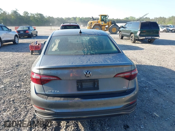 2022 Volkswagen Jetta SE with VIN 3VWEM7BU6NM026607, listed as a IAAI auction lot 42045947 with 81,724 mi miles and . Bid and sale history available at DreamBid. Image 17.