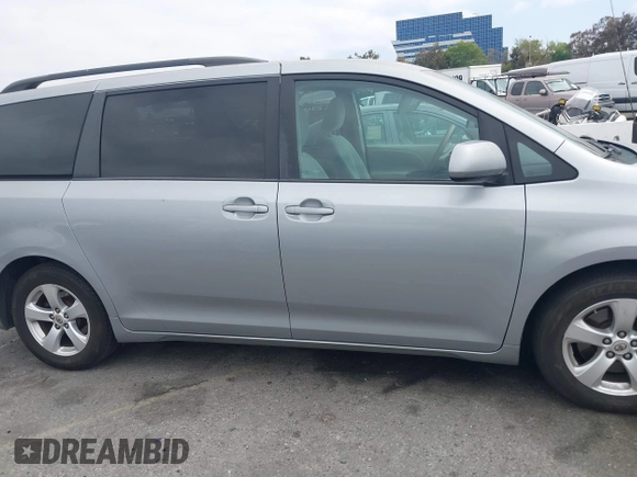 2011 Toyota Sienna LE AAS with VIN 5TDKK3DC0BS119045, listed as a IAAI auction lot 42184748 with 196,607 mi miles. Bid and sale history available at carsss.com. Image 13.
