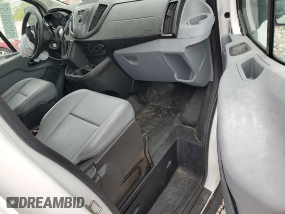 2015 Ford Transit Cargo с VIN 1FTNR1CM2FKA52758, выставлен на аукционе Copart как лот 57888505 с пробегом 65 529 миль миль и Списание • Salvage title. История ставок и продаж доступна на DreamBid. Изображение 8.