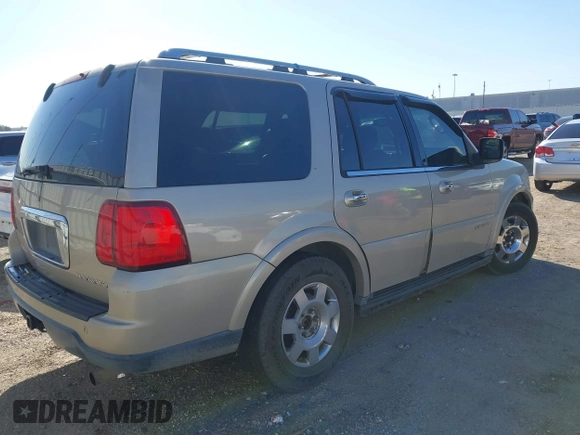 2005 Lincoln Navigator Luxury with VIN 5LMFU28555LJ01074, listed as a IAAI auction lot 41755441 with 187,527 mi miles. Bid and sale history available at carsss.com. Image 4.