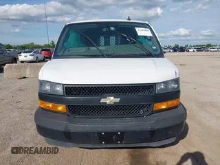 2019 Chevrolet Express Cargo z VIN 1GCWGAFP0K1312719, wystawiony jako IAAI lot #42209808 z przebiegiem 99 944 mil mil oraz . Historia ofert i sprzedaży dostępna na DreamBid. Obrazek 12.