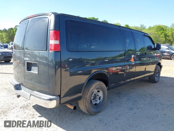 2017 Chevrolet Express Passenger LT z VIN 1GAZGPFGXH1166220, wystawiony jako IAAI lot #42018697 z przebiegiem 206 940 mil mil oraz . Historia ofert i sprzedaży dostępna na DreamBid. Obrazek 4.
