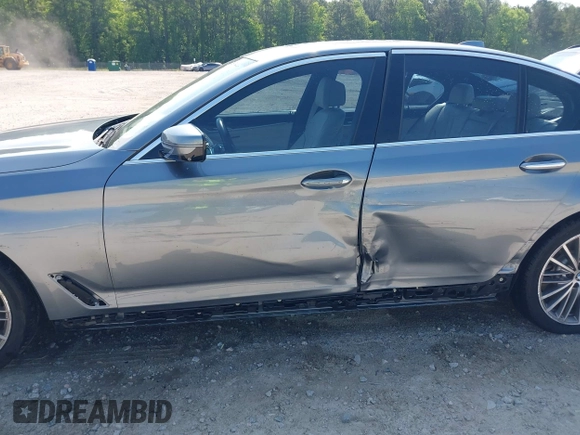 2017 BMW 5 Series 540i с VIN WBAJE5C30HG915326, выставлен на аукционе IAAI как лот 42138937 с пробегом 96 105 миль миль и . История ставок и продаж доступна на DreamBid. Изображение 6.