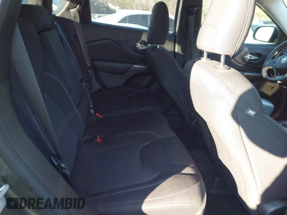 2019 Jeep Cherokee Latitude with VIN 1C4PJLCB3KD416517, listed as a IAAI auction lot 41275406 with 83,321 mi miles. Bid and sale history available at carsss.com. Image 8.