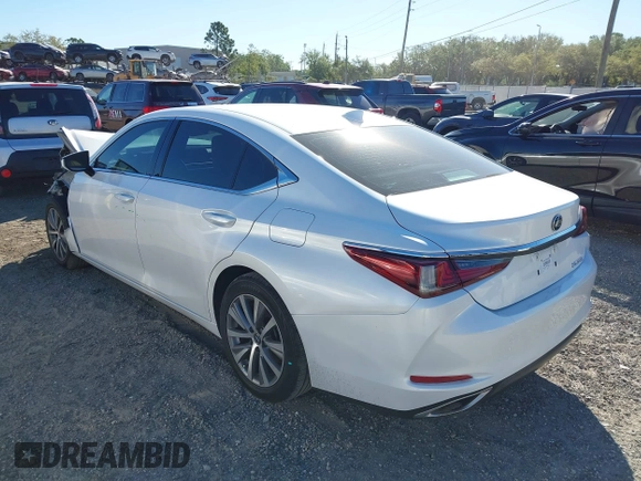 2021 Lexus ES with VIN 58ACZ1B14MU085278, listed as a IAAI auction lot 41813611 with 40,011 mi miles. Bid and sale history available at carsss.com. Image 3.