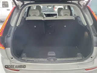 2022 Volvo XC60 Momentum z VIN YV4L12RK0N1053127, wystawiony jako IAAI lot #42408999 z przebiegiem 22 405 mil mil oraz . Historia ofert i sprzedaży dostępna na DreamBid. Obrazek 1.