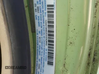 2003 Volkswagen Beetle GLS z VIN 3VWCK21C23M413421, wystawiony jako Copart lot #47252865 z przebiegiem 123 840 mil mil oraz Tytuł czysty. Historia ofert i sprzedaży dostępna na DreamBid. Obrazek 14.