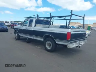 1993 Ford F-250 с VIN 1FTHX25G4PKA01246, выставлен на аукционе IAAI как лот 42497407 с пробегом 296 039 миль миль и . История ставок и продаж доступна на DreamBid. Изображение 3.