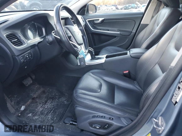 2018 Volvo V60 z VIN YV440MWK9J2053297, wystawiony jako Copart lot #43682195 z przebiegiem 66 029 mil mil oraz Szkoda całkowita • Salvage title. Historia ofert i sprzedaży dostępna na DreamBid. Obrazek 7.