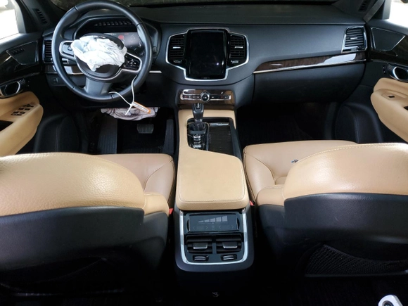 2017 Volvo XC90 Momentum with VIN YV4A22PK8H1117331, listed as a Copart auction lot 86197224 with 76,626 mi miles and Salvage Title. Bid and sale history available at carsss.com. Image 8.