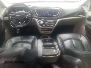 2020 Chrysler Pacifica Touring L with VIN 2C4RC1BG5LR131028, listed as a Copart auction lot 56505555 with 102,972 mi miles and Salvage title. Bid and sale history available at DreamBid. Image 8.