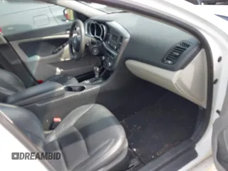 2015 Kia Optima LX z VIN 5XXGM4A76FG399865, wystawiony jako IAAI lot #42312813 z przebiegiem 207 747 mil mil oraz . Historia ofert i sprzedaży dostępna na DreamBid. Obrazek 5.