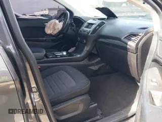 2019 Ford Edge SE с VIN 2FMPK3G93KBB76472, выставлен на аукционе IAAI как лот 42290403 с пробегом 69 923 миль миль и . История ставок и продаж доступна на DreamBid. Изображение 5.