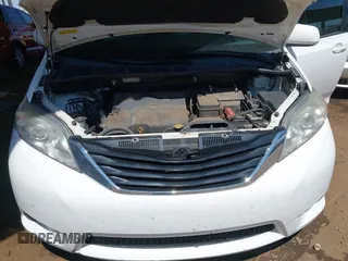 2012 Toyota Sienna LE AAS with VIN 5TDKK3DC4CS274117, listed as a IAAI auction lot 42008690 with 205,353 mi miles. Bid and sale history available at carsss.com. Image 10.