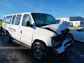 2013 Ford Econoline Wagon XL with VIN 1FBSS3BL5DDA43280, listed as a IAAI auction lot 41583503 with 315,846 mi miles. Bid and sale history available at carsss.com. Image 1.