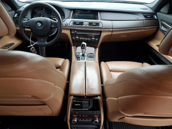 2014 BMW 7 Series ALPINA B7 z VIN WBAYE8C56ED134485, wystawiony jako Copart lot #44691685 z przebiegiem 165 954 mil mil oraz Czysty tytuł • Clean title. Historia ofert i sprzedaży dostępna na DreamBid. Obrazek 8.