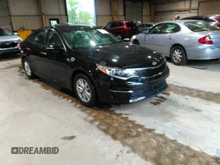 2017 Kia Optima LX z VIN 5XXGT4L37HG177237, wystawiony jako IAAI lot #42020335 z przebiegiem 47 990 mil mil oraz . Historia ofert i sprzedaży dostępna na DreamBid. Obrazek 1.