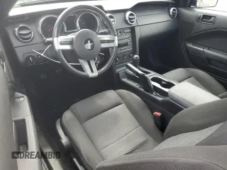 2007 Ford Mustang Deluxe z VIN 1ZVFT80NX75255793, wystawiony jako Copart lot #58993805 z przebiegiem 159 882 mil mil oraz Szkoda całkowita • Salvage title. Historia ofert i sprzedaży dostępna na DreamBid. Obrazek 8.