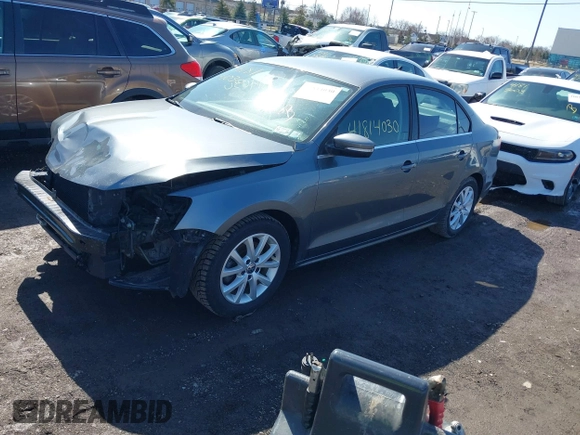 2013 Volkswagen Jetta SE with VIN 3VWDP7AJXDM427960, listed as a IAAI auction lot 41814030 with 105,287 mi miles and . Bid and sale history available at DreamBid. Image 2.