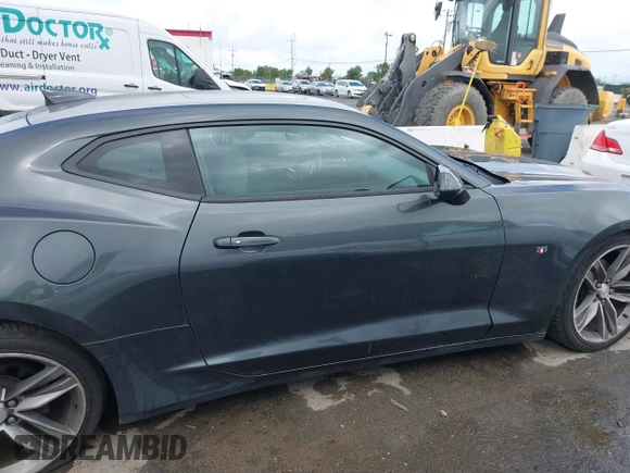 2017 Chevrolet Camaro 1LT z VIN 1G1FB1RS0H0192751, wystawiony jako IAAI lot #42243073 z przebiegiem 124 003 mil mil oraz . Historia ofert i sprzedaży dostępna na DreamBid. Obrazek 13.