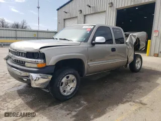2000 Chevrolet Silverado 1500 LS with VIN 2GCEK19T2Y1308662, listed as a Copart auction lot 51215015 with 320,200 mi miles and Salvage Title. Bid and sale history available at carsss.com. Image 1.