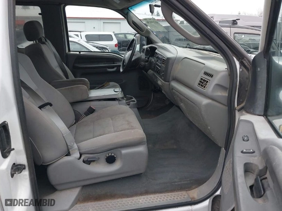 2004 Ford Super Duty F-350 SRW XL with VIN 1FTSX31P24EC26020, listed as a IAAI auction lot 41159156 with 1 mi miles. Bid and sale history available at carsss.com. Image 5.