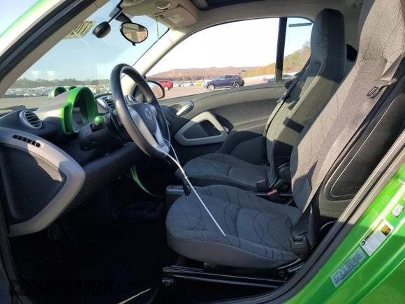 2016 Smart fortwo Passion with VIN WMEEJ9AA7GK842929, listed as a Copart auction lot 77001654 with 47,940 mi miles and Clean title. Bid and sale history available at DreamBid. Image 7.