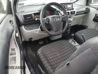 2012 Scion iQ z VIN JTNJJXB07CJ013314, wystawiony jako Copart lot #60961445 z przebiegiem 172 480 mil mil oraz Szkoda całkowita • Salvage title. Historia ofert i sprzedaży dostępna na DreamBid. Obrazek 8.
