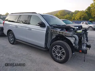 2025 Ford Expedition Max XLT z VIN 1FMJK1H81SEA12321, wystawiony jako IAAI lot #42591967 z przebiegiem 4 260 mil mil oraz . Historia ofert i sprzedaży dostępna na DreamBid. Obrazek 1.