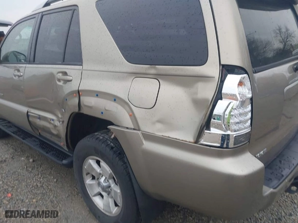 2006 Toyota 4Runner Limited with VIN JTEBT17R568030272, listed as a IAAI auction lot 41958596 with 220,847 mi miles. Bid and sale history available at carsss.com. Image 17.