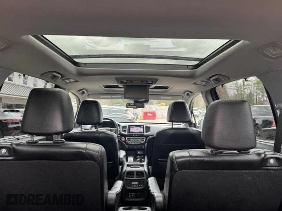 2016 Honda Pilot Elite with VIN 5FNYF6H03GB004886, listed as a Copart auction lot 53630095 with 181,751 mi miles and Clean Title. Bid and sale history available at carsss.com. Image 9.