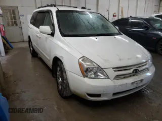2008 Kia Sedona EX with VIN KNDMB233986237852, listed as a Copart auction lot 84666214 with 154,973 mi miles and Salvage Title. Bid and sale history available at carsss.com. Image 4.