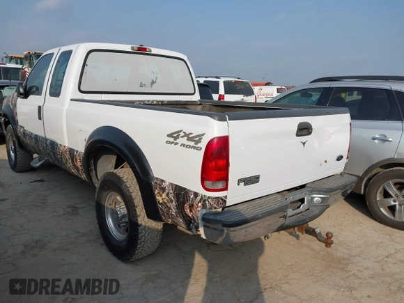 2000 Ford Super Duty F-250 XL with VIN 1FTNX21F0YEA34082, listed as a IAAI auction lot 42041351 with 431,351 mi miles. Bid and sale history available at carsss.com. Image 3.