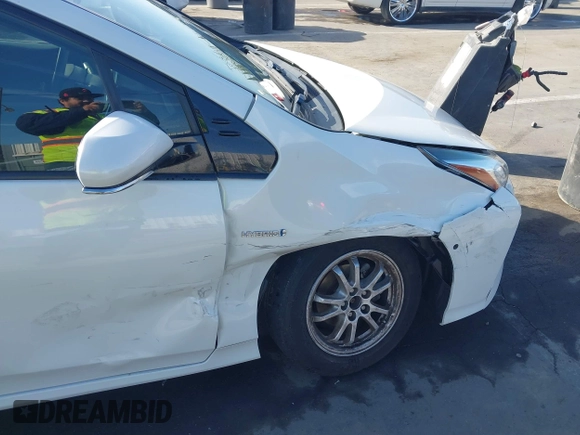 2017 Toyota Prius Two with VIN JTDKBRFU2H3043413, listed as a IAAI auction lot 41719364 with 98,457 mi miles. Bid and sale history available at carsss.com. Image 6.