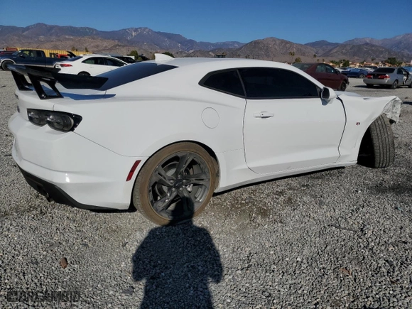 2024 Chevrolet Camaro 2LT with VIN 1G1FD1RS2R0115603, listed as a Copart auction lot 80948424 with 9,202 mi miles and Salvage Title. Bid and sale history available at carsss.com. Image 3.