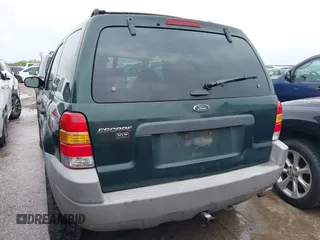 2001 Ford Escape XLT with VIN 1FMCU03101KC25039, listed as a IAAI auction lot 41900122 with 218,126 mi miles. Bid and sale history available at carsss.com. Image 15.