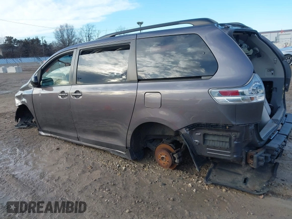 2012 Toyota Sienna SE with VIN 5TDXK3DC5CS264461, listed as a IAAI auction lot 41526874 with 1 mi miles. Bid and sale history available at carsss.com. Image 20.