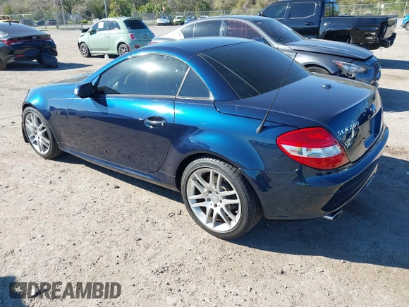 2007 Mercedes-Benz SLK 280 z VIN WDBWK54F67F145453, wystawiony jako IAAI lot #41756983 z przebiegiem 133 608 mil mil oraz . Historia ofert i sprzedaży dostępna na DreamBid. Obrazek 3.