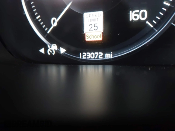 2016 Volvo XC90 T6 Momentum with VIN YV4A22PK8G1022234, listed as a IAAI auction lot 41705411 with 123,072 mi miles. Bid and sale history available at carsss.com. Image 15.