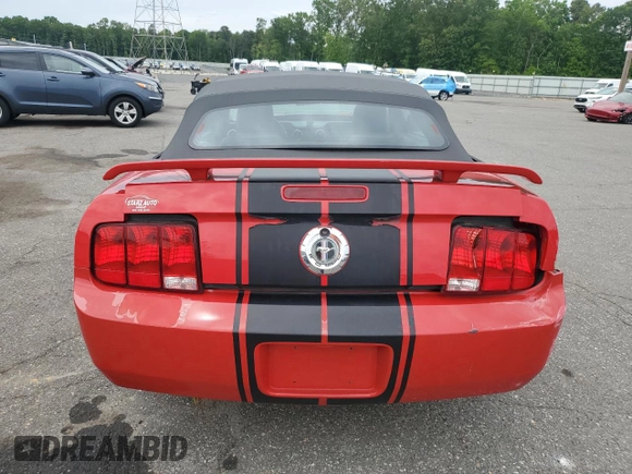 2006 Ford Mustang Standard z VIN 1ZVFT84N665244752, wystawiony jako Copart lot #58347695 z przebiegiem 116 453 mil mil oraz Szkoda całkowita • Salvage title. Historia ofert i sprzedaży dostępna na DreamBid. Obrazek 6.