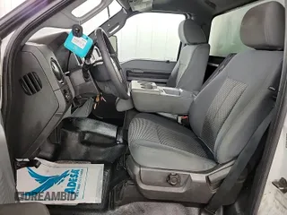 2013 Ford F-250 XL z VIN 1FDBF2B68DEB48275, wystawiony jako IAAI lot #42512434 z przebiegiem 434 130 mil mil oraz . Historia ofert i sprzedaży dostępna na DreamBid. Obrazek 21.