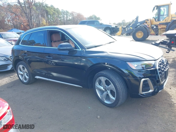 2024 Audi Q5 S line Premium Plus with VIN WA1EAAFY4R2137184, listed as a IAAI auction lot 40832920 with 1,426 mi miles. Bid and sale history available at carsss.com. Image 13.