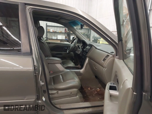 2007 Honda Pilot EX-L z VIN 2HKYF185X7H505077, wystawiony jako IAAI lot #42362215 z przebiegiem 174 592 mil mil oraz . Historia ofert i sprzedaży dostępna na DreamBid. Obrazek 5.