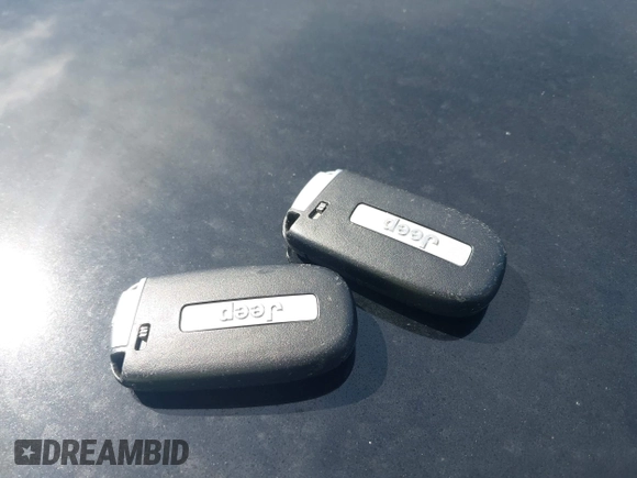 2020 Jeep Grand Cherokee Laredo E z VIN 1C4RJFAG8LC421003, wystawiony jako IAAI lot #42261449 z przebiegiem 36 224 mil mil oraz . Historia ofert i sprzedaży dostępna na DreamBid. Obrazek 11.